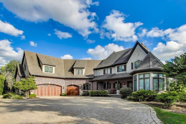 Building Photo - 23W711 Hobson Rd