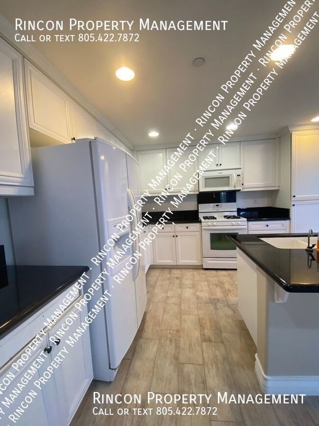 Building Photo - Modern 2 Bedroom 2 Bathroom Apartment **Av...