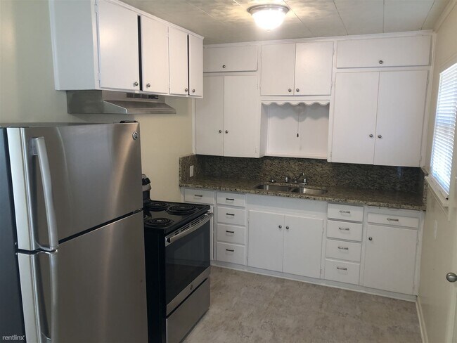 Building Photo - 3 br, 1 bath House - 321 Bradley St