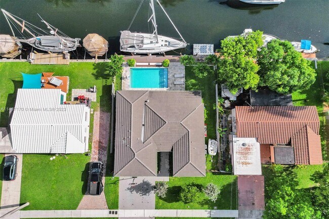 Building Photo - 1021 Guava Isle