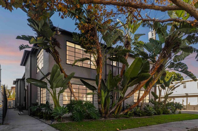 Foto del edificio - 419 S Rexford Dr