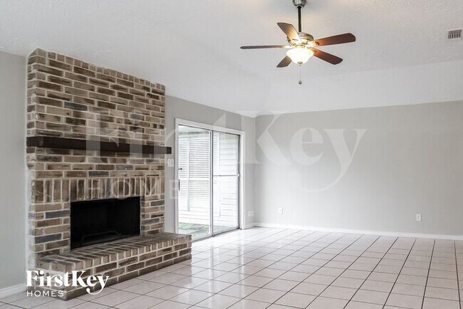 Foto del edificio - 11431 Stoughton Dr