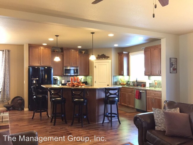 Building Photo - 4431 NE 136th Ave