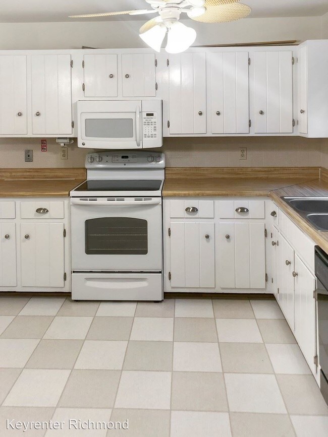 Building Photo - 4 br, 2 bath House - 4135 Round Hill Drive