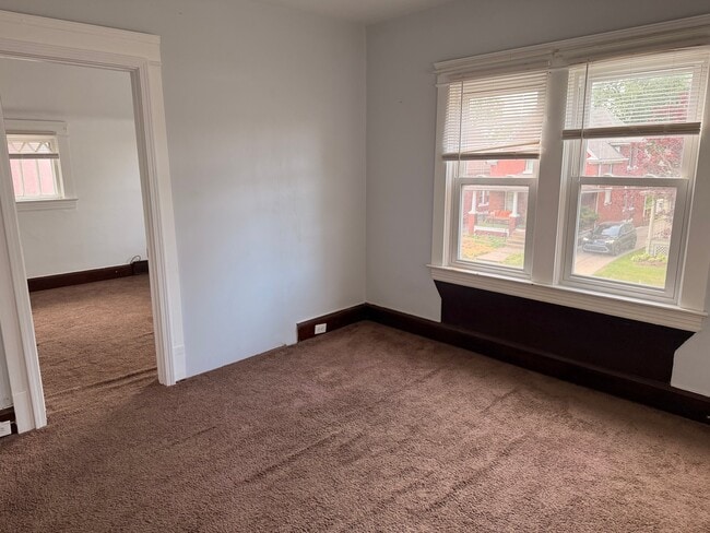 Building Photo - 4422 Bridgeview Ave