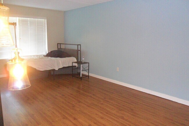 Foto del edificio - 1550 Worcester Rd