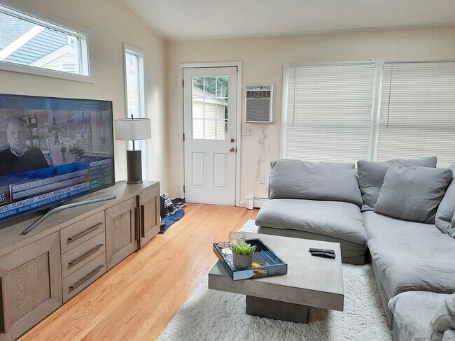 Foto del edificio - 8 Rockland Pl