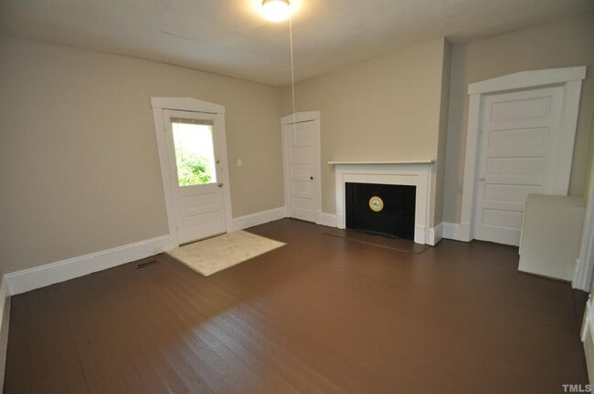 Foto del edificio - 1012 Dorothea Dr