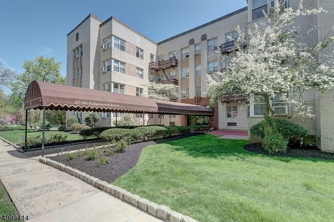 Building Photo - 10 S Ridgewood Rd