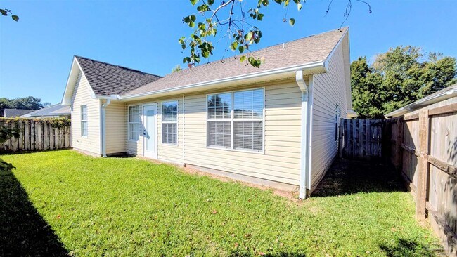 Foto del edificio - 213 Mirabelle Cir