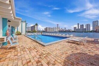 Building Photo - 3922 NE 166th St