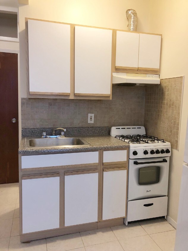 Foto principal - 26-18 Hoyt Ave S
