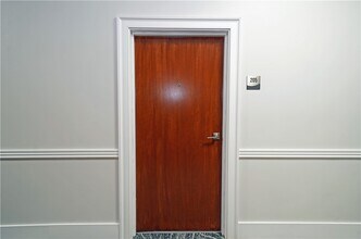 Building Photo - 184 N Main St