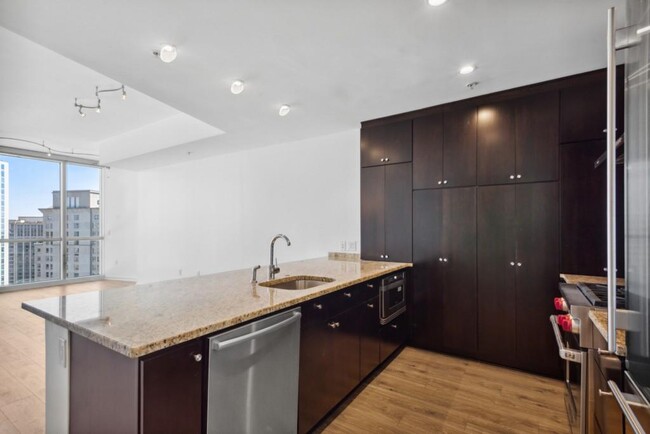 Foto del edificio - 3325 Piedmont Rd NE