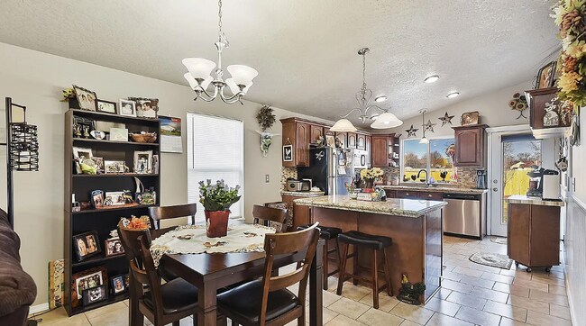 Foto del edificio - 928 Aspen Grove St
