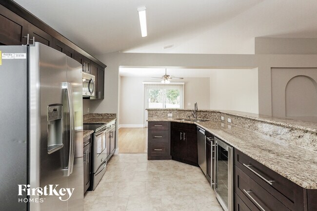 Building Photo - 2079 Hayfield Way