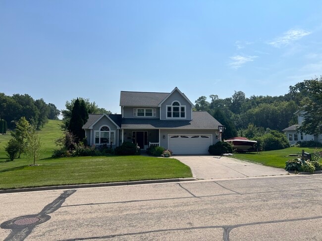 Building Photo - 2156 Hillebrand Dr
