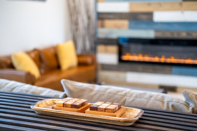 Foto del edificio - 523 W Vance Dr