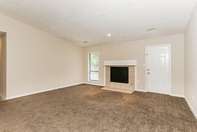Building Photo - 765 Villa Way