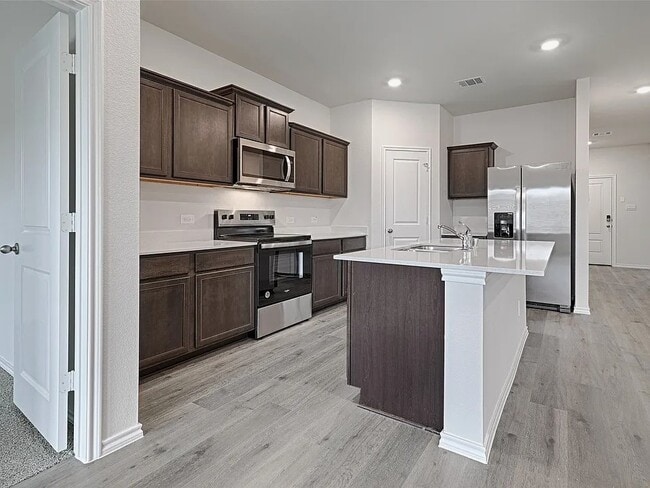 Building Photo - 6118 Boardwalk Ln