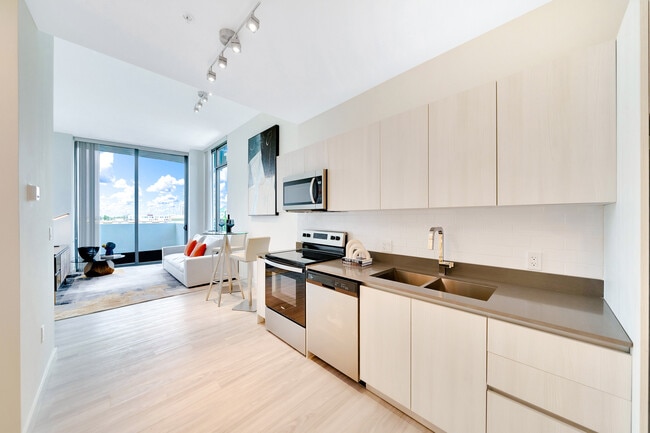 Photo - Nine Hollywood Apartments