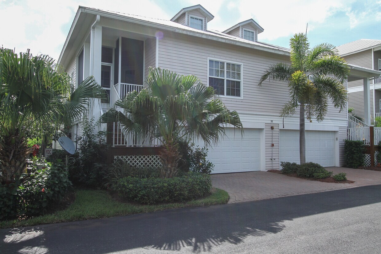 Foto principal - 318 Angler Dr