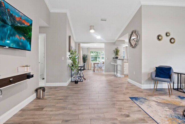 Building Photo - Renovated Work & Pet Friendly Home | Near ...