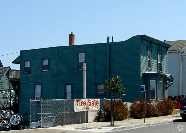 Building Photo - 728 Florida St