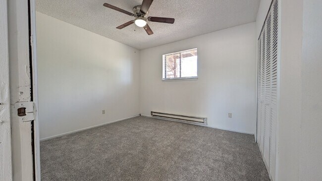 Building Photo - Charming 4-Bed, 3-Bath Home with Hardwood ...