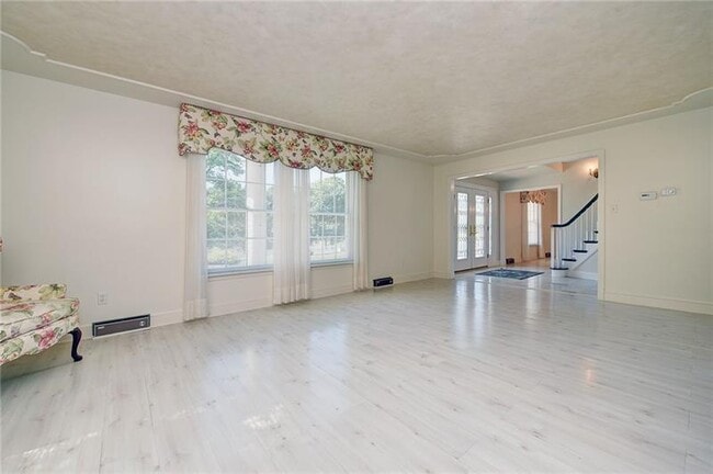 Building Photo - 130 Hall Rd