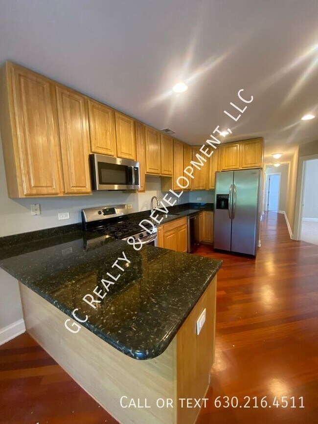 Foto del edificio - 2527 W Harrison St
