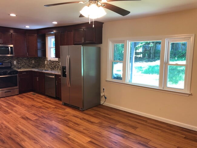 Open Concept Kitchin/Living/Dining Room - 33 Wells Ave
