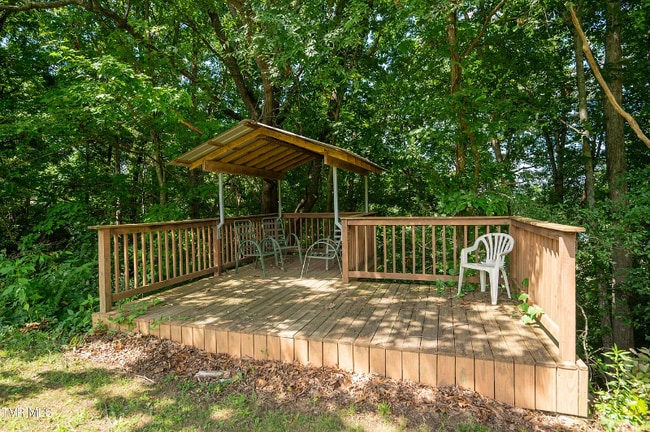 Foto del edificio - 121 Dee Runion Rd