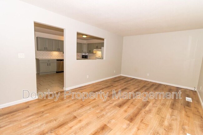 Foto del edificio - 9134 Westminister Cir Dr
