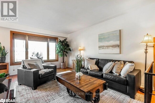 Building Photo - 195 Bendamere Ave