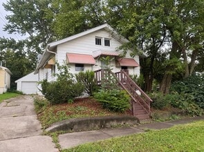Building Photo - 688 Kipling St