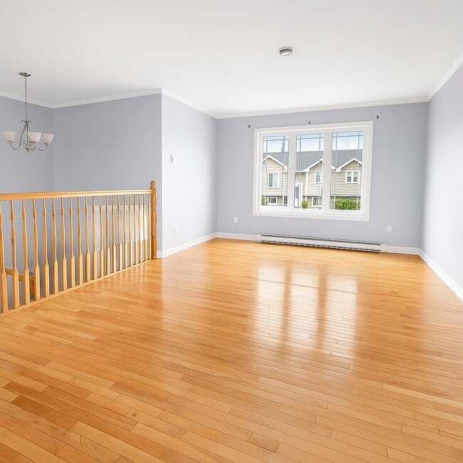 Building Photo - 60 Hopedale Crescent