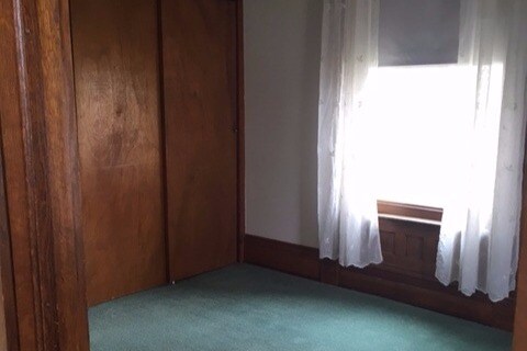 Dormitorio - 229 Center St