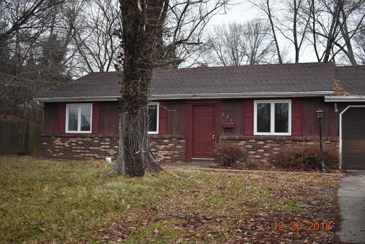 Primary Photo - 621 Sangamon Rd