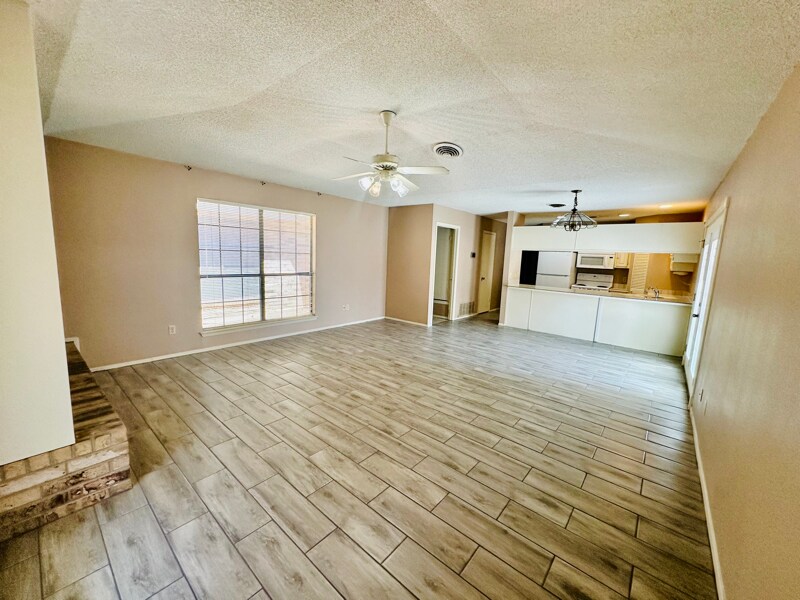 Building Photo - 4511 La Salle Cir