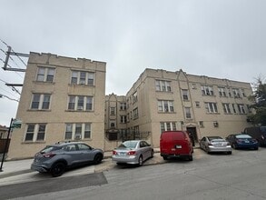 Building Photo - 3148 N Linder Ave