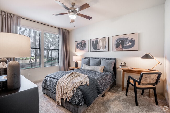 2BR, 2BA - 1,088SF - Master Bedroom - Kingsland West