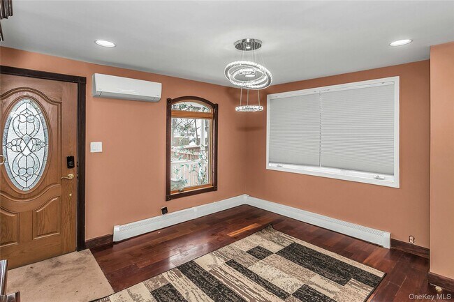 Building Photo - 524 Jerusalem Ave