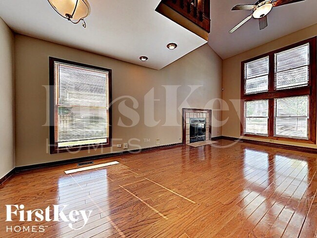 Foto del edificio - 2615 Moss Ln