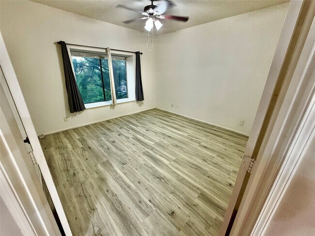 Foto del edificio - 2213 S Braeswood Blvd
