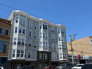 Building Photo - 566 S Van Ness Ave