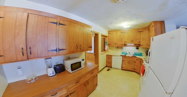 Foto del edificio - 3D Tour Available - 4 Blocks to KSU Campus...