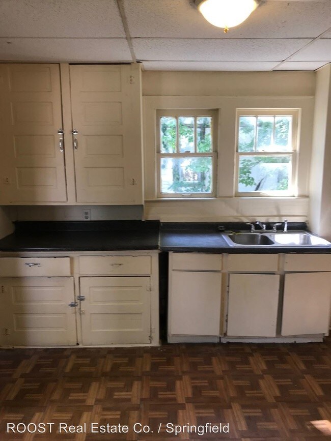 Foto del edificio - 3 br, 1 bath House - 1786 S Limestone St