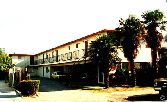 Building Photo - 106 N Eldorado St