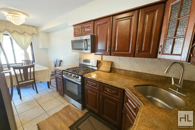 Foto del edificio - Spacious 2-Bedroom Apartment for Rent in A...